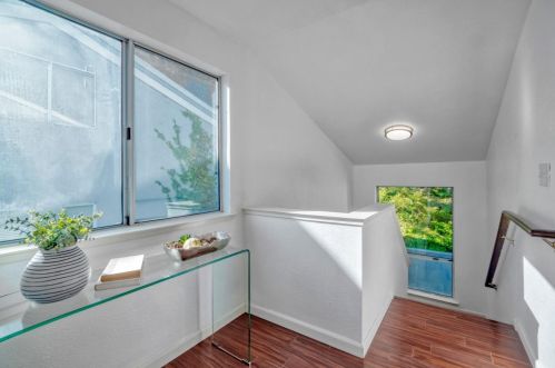 70 Livingston Terrace Dr, San Bruno CA  94066-2800 exterior
