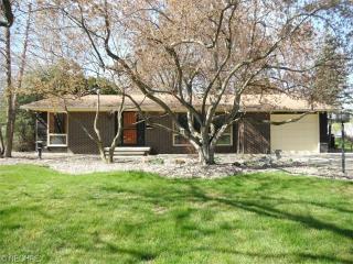 458 Caskey Dr, Elyria, OH 44074-1311