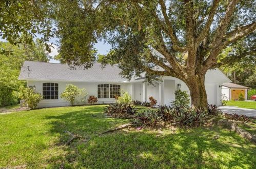 5160 Coral Wood Dr, Naples, FL 34119-1456