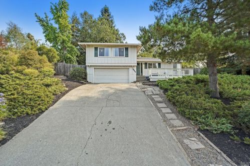 5655 Monte Verde Dr, Santa Rosa, CA 95409-3919