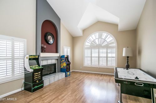 1434 Spur Ave, Gilbert AZ  85296-1946 exterior