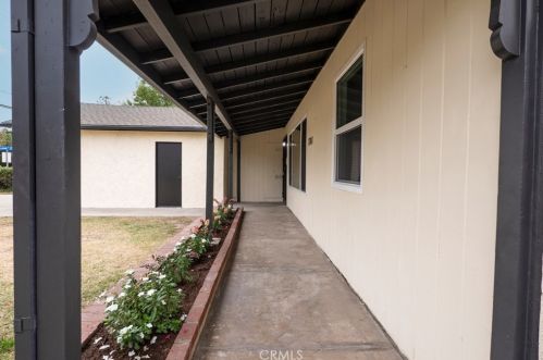 1741 Valley Center Ave, Glendora CA  91740-6132 exterior