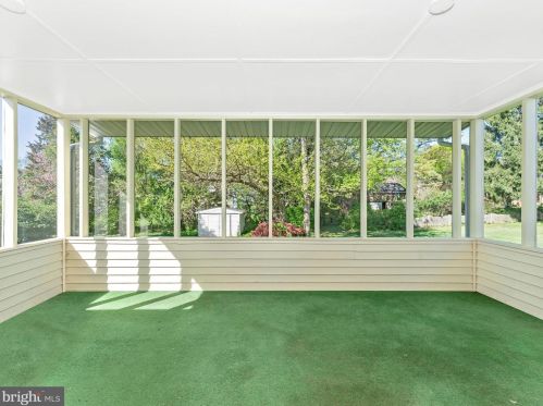 524 Brooke St, Charles Town WV  25414-1106 exterior