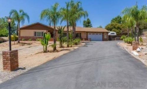 2833 Victoria Pl, Alpine, CA 91901-1548
