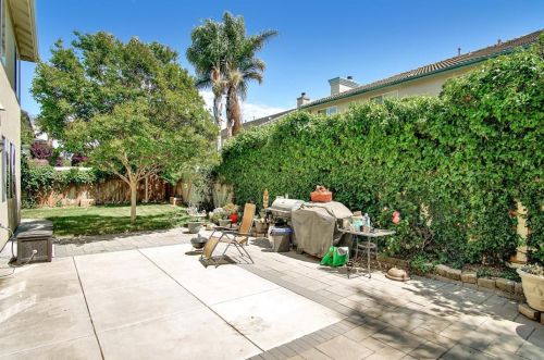 361 Majestic Dr, Hollister CA  95023-7032 exterior