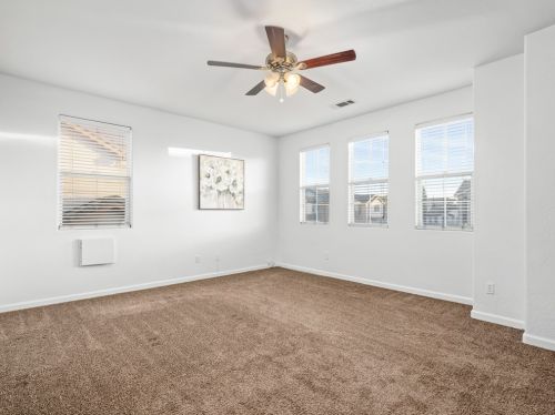 4478 Artemisa Dr, Fresno CA  93722-6450 exterior