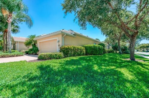 3607 Grand Cypress Dr, Naples, FL 34119-7927