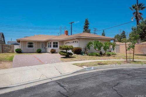 17205 Wall St, Long Beach, CA 90746-1164