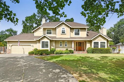 9301 Lakewood Dr, Windsor, CA 95492-9549