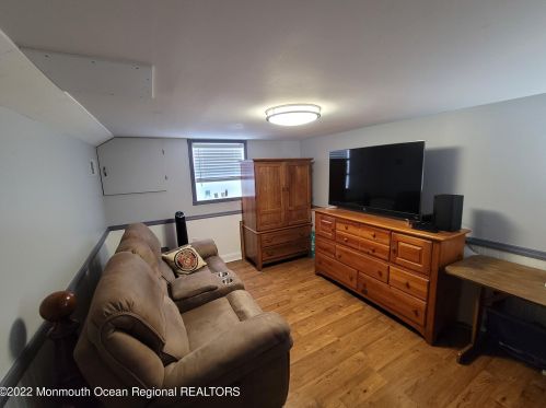 1 Ann Ct, Hazlet NJ  07730-1501 exterior