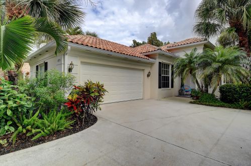 4771 Lakeland Dr, Delray Beach, FL 33445-5325