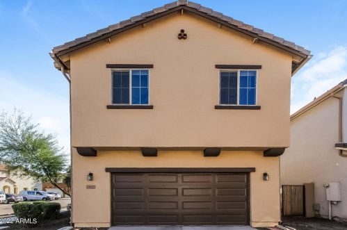 2822 73rd Dr, Phoenix AZ  85035-3256 exterior