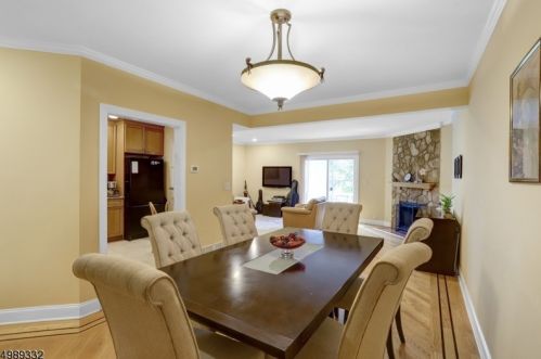 2005 Park Pl, Springfield NJ  07081-3504 exterior