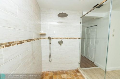 3375 181st Ter, Hollywood FL  33029-1633 exterior