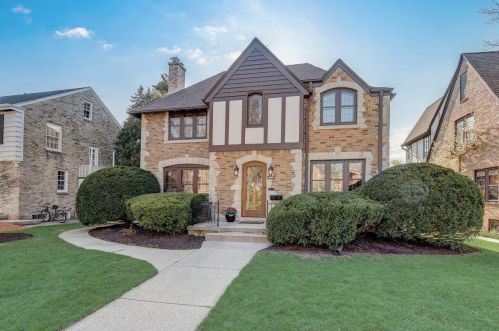 5347 Berkeley Blvd, Milwaukee WI 53217-5138 exterior