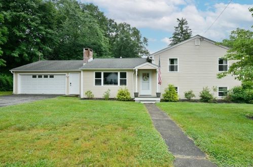 82 Sande Ave, Waterbury, CT 06706-2607