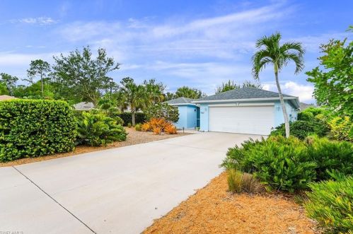 247 Stanhope Cir, Naples, FL 34104-0811