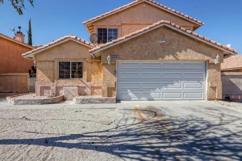 12350 Rainwood Ln, Victorville, CA 92395-9114