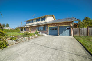 301 Hamlin Dr, Bryant, WA 98223-1626
