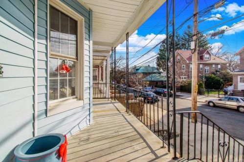 131 236th St, Bronx, NY 10470-2111