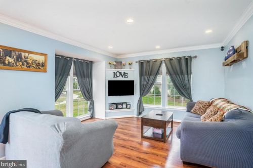 4432 Glenwood Dr, Perkiomenville, PA 18074-9490