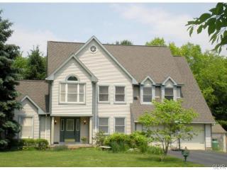 3001 Sharon Ct, Bethlehem, PA 18020-1367