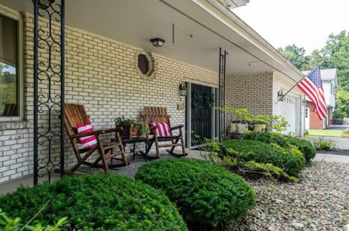 3365 Cardinal Dr, Hermitage, PA 16150-9236