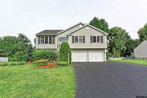 240 Lishakill Rd, Schenectady, NY 12309-3206