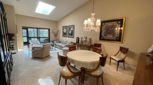 6165 Sunny Pointe Cir, Delray Beach FL  33484-2446 exterior