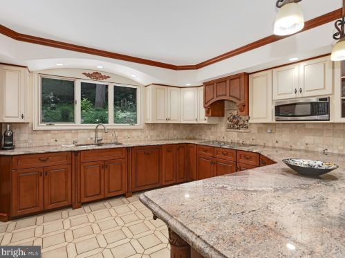 1716 Old Welsh Rd, Huntingdon Valley PA  19006-5838 exterior