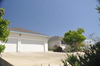 155 Hilltop Dr, Hollister, CA 95023-9651