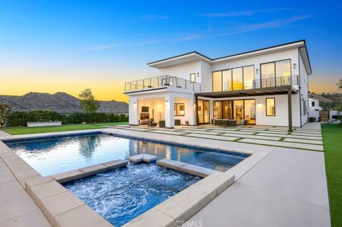 18852 Canyon Crest Dr, Orange CA 92861-2806 exterior