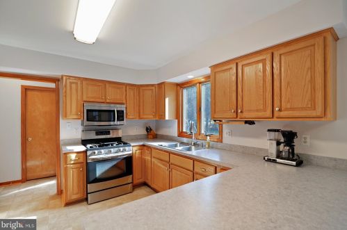 14 Huntington Cir, Dover DE  19904-9611 exterior