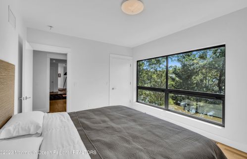 49 Cherokee Ln, Bricktown NJ  08724-4405 exterior