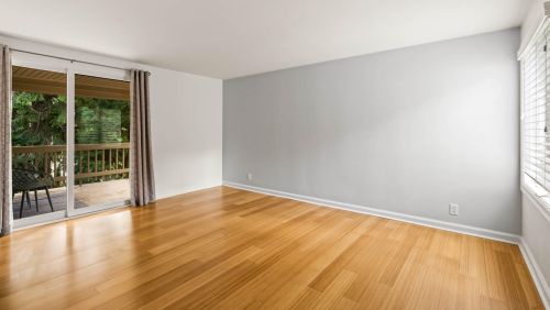 7607 Lake Dr, Milwaukee WI  53217-2909 exterior