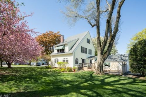 12 Mill Rd, Greystone Park, NJ 07950-1618