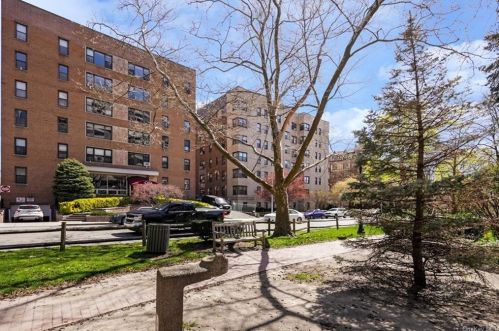 10 Broadway, White Plains, NY 10601-2219