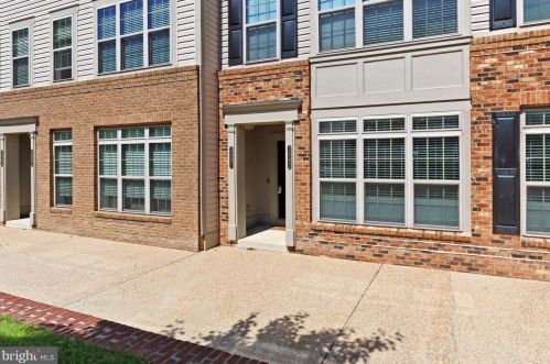 3697 Chippendale Cir, Woodbridge, VA 22193