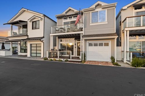 23 Channel Rd, Newport Beach, CA 92663-4423