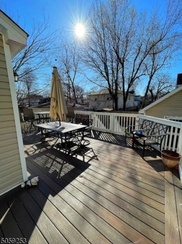 320 4th Ave, Roselle, NJ 07203-1340