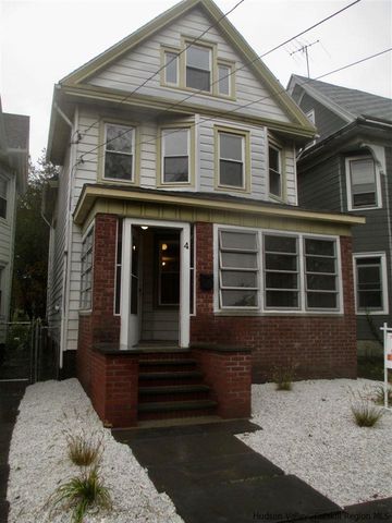 4 Smith Ave, Kingston, NY 12401-4638