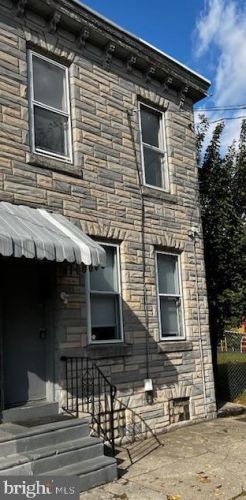 1737 Filmore St, Camden, NJ 08104-3401