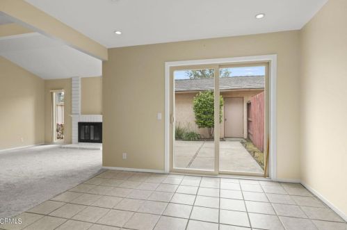 681 Nandina Pl, Oxnard CA 93036-1911 exterior