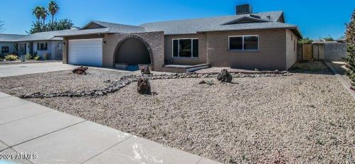 15638 58th Ave, Glendale, AZ 85306-3001