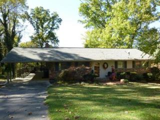 3920 Inwood Dr, Kingsport, TN 37664-3922