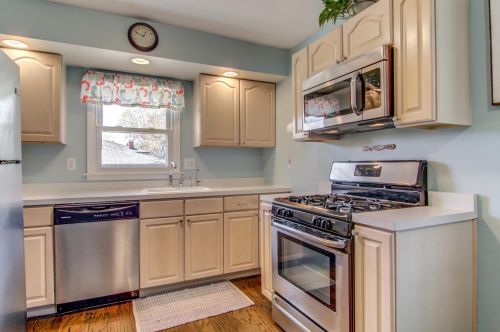 9124 Columbia St, Dyer, IN 46373-9347
