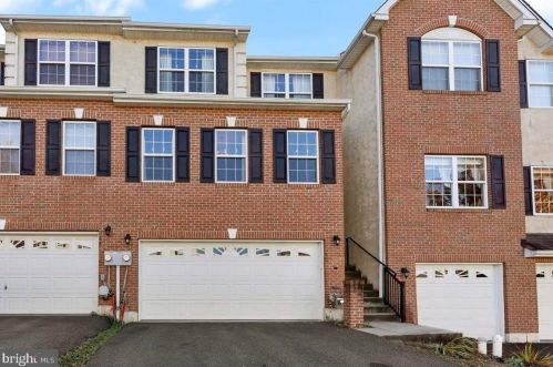 140 Stone Hill Dr, Pottstown, PA 19464-7512