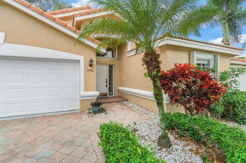7390 Lugano Dr, Boynton Beach, FL 33437-6066