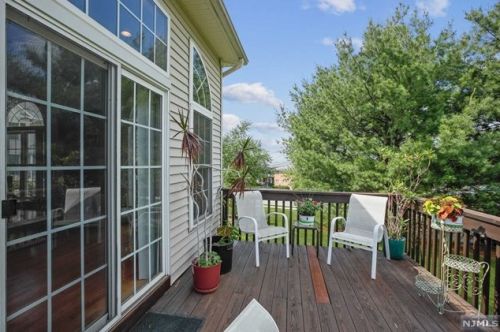 22 Winding Way, West Paterson NJ  07424-2665 exterior
