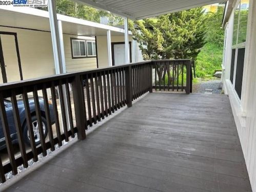 176 Harbor Dr, Daly City CA  94014-2829 exterior